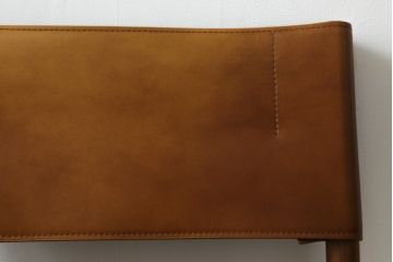 中古　美品　AKASE(旧アカセ木工)　MASTERWAL(マスターウォール)　YU CU4　ウォールナット材　洗練されたデザインが魅力的なダイニングチェア(イス、椅子)(R-075705)