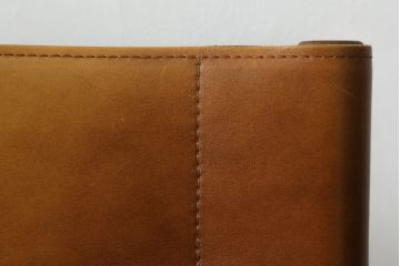 中古　美品　AKASE(旧アカセ木工)　MASTERWAL(マスターウォール)　YU CU4　ウォールナット材　洗練されたデザインが魅力的なダイニングチェア(イス、椅子)(R-075705)