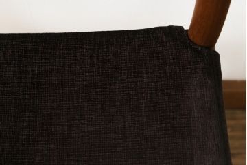 中古　美品　AKASE(旧アカセ木工)　MASTERWAL(マスターウォール)　YU CU4　ウォールナット材　洗練されたデザインが魅力的なダイニングチェア(イス、椅子)(R-075705)
