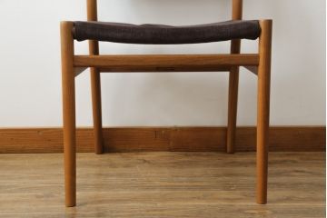 中古　美品　AKASE(旧アカセ木工)　MASTERWAL(マスターウォール)　YU CU4　ウォールナット材　洗練されたデザインが魅力的なダイニングチェア(イス、椅子)(R-075705)