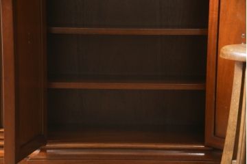 中古　DREXEL HERITAGE(ドレクセルヘリテイジ)　FRANCHESCA(フランチェスカ)　クラシカルな佇まいが美しいサイドボード(クレデンザ、クリデンザ、収納棚、戸棚、サイドキャビネット、ホールチェスト)(R-075706)