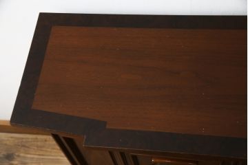 中古　DREXEL HERITAGE(ドレクセルヘリテイジ)　FRANCHESCA(フランチェスカ)　クラシカルな佇まいが美しいサイドボード(クレデンザ、クリデンザ、収納棚、戸棚、サイドキャビネット、ホールチェスト)(R-075706)