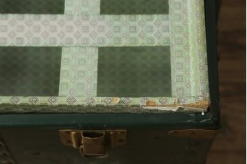 アンティーク雑貨　深緑のカラーリングが素敵!お洒落インテリアにおすすめな船トランク(舟トランク、ローテーブル、センターテーブル、収納、ディスプレイ、店舗什器)(R-075708)