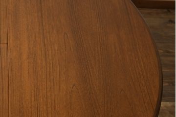 イギリスビンテージ　G-PLAN(ジープラン)　洗練された佇まいが魅力のエクステンションテーブル(ダイニングテーブル、拡張式テーブル、食卓、2人掛け、4人掛け、6人掛け、ラウンドテーブル、ヴィンテージ、英国、北欧)(R-075723)