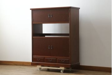 中古　美品!!　希少な廃盤品　モリシゲ(MORISHIGE・森繁)　前面根来塗り(ねごろ塗り・朱塗り・あけぼの塗り)　品のある佇まいが上質な和の空間にぴったりな高級飾り棚(茶棚、茶箪笥、収納棚、戸棚)(定価約70万円)(R-075726)