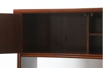 中古　美品!!　希少な廃盤品　モリシゲ(MORISHIGE・森繁)　前面根来塗り(ねごろ塗り・朱塗り・あけぼの塗り)　品のある佇まいが上質な和の空間にぴったりな高級飾り棚(茶棚、茶箪笥、収納棚、戸棚)(定価約70万円)(R-075726)
