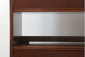 中古　美品!!　希少な廃盤品　モリシゲ(MORISHIGE・森繁)　前面根来塗り(ねごろ塗り・朱塗り・あけぼの塗り)　品のある佇まいが上質な和の空間にぴったりな高級飾り棚(茶棚、茶箪笥、収納棚、戸棚)(定価約70万円)(R-075726)