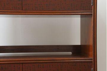 中古　美品!!　希少な廃盤品　モリシゲ(MORISHIGE・森繁)　前面根来塗り(ねごろ塗り・朱塗り・あけぼの塗り)　品のある佇まいが上質な和の空間にぴったりな高級飾り棚(茶棚、茶箪笥、収納棚、戸棚)(定価約70万円)(R-075726)