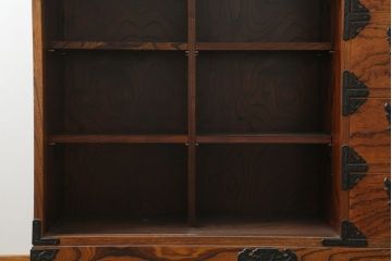 中古　岩谷堂箪笥　力強い木目と重厚な金具が美しい収納棚サイドボード(水屋箪笥、戸棚、キャビネット)(R-075727)