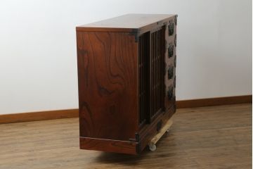 中古　岩谷堂箪笥　力強い木目と重厚な金具が美しい収納棚サイドボード(水屋箪笥、戸棚、キャビネット)(R-075727)