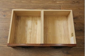中古　岩谷堂箪笥　力強い木目と重厚な金具が美しい収納棚サイドボード(水屋箪笥、戸棚、キャビネット)(R-075727)