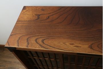 中古　岩谷堂箪笥　力強い木目と重厚な金具が美しい収納棚サイドボード(水屋箪笥、戸棚、キャビネット)(R-075727)