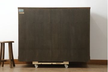 中古　岩谷堂箪笥　力強い木目と重厚な金具が美しい収納棚サイドボード(水屋箪笥、戸棚、キャビネット)(R-075727)