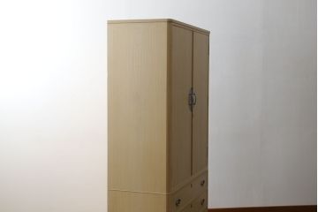 中古　美品　伝統工芸士　吉沢昭治作　柔らかな色合いが魅力的な総桐箪笥(胴丸、総桐たんす、引き出し、着物箪笥、衣装箪笥、和タンス、整理タンス、収納たんす)(R-075728)