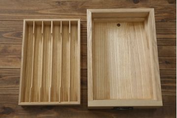 中古　美品　伝統工芸士　吉沢昭治作　柔らかな色合いが魅力的な総桐箪笥(胴丸、総桐たんす、引き出し、着物箪笥、衣装箪笥、和タンス、整理タンス、収納たんす)(R-075728)