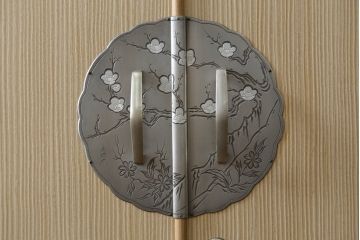 中古　美品　伝統工芸士　吉沢昭治作　柔らかな色合いが魅力的な総桐箪笥(胴丸、総桐たんす、引き出し、着物箪笥、衣装箪笥、和タンス、整理タンス、収納たんす)(R-075728)