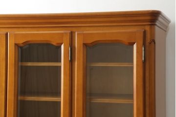 中古　美品　横浜ダニエル(daniel)　優雅な佇まいが上品なエトランジェリビングキャビネット(食器棚、カップボード、収納棚、飾り棚)(定価約100万円)(R-075730)