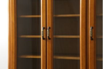 中古　美品　横浜ダニエル(daniel)　優雅な佇まいが上品なエトランジェリビングキャビネット(食器棚、カップボード、収納棚、飾り棚)(定価約100万円)(R-075730)