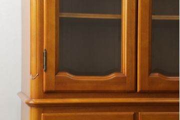中古　美品　横浜ダニエル(daniel)　優雅な佇まいが上品なエトランジェリビングキャビネット(食器棚、カップボード、収納棚、飾り棚)(定価約100万円)(R-075730)