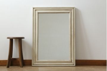 アンティーク雑貨　ラフジュ工房オリジナル　ペイント　柔らかな雰囲気与えるシンプルなアンティークホワイトのウォールミラー(鏡)(R-075732)