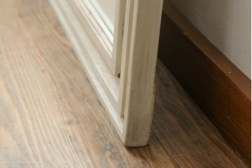 アンティーク雑貨　ラフジュ工房オリジナル　ペイント　柔らかな雰囲気与えるシンプルなアンティークホワイトのウォールミラー(鏡)(R-075732)