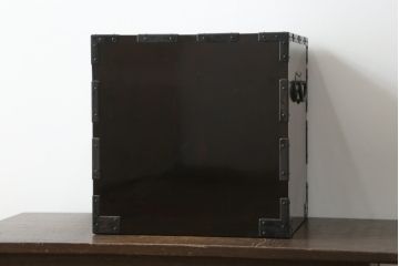 中古　伊達家の家紋入り!手打ち金具の美しさが魅力の小引き出し(小箪笥、仙台箪笥、小物収納、卓上収納)(R-075733)