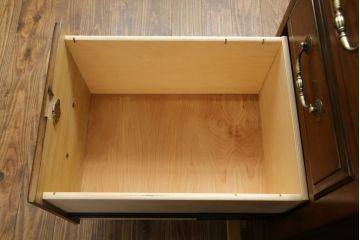 中古　美品!!　激レア　希少モデル　DREXEL HERITAGE(ドレクセルヘリテイジ)　重厚な佇まいで存在感抜群の両袖机(パートナーデスク、ニーホールデスク、ワークデスク、オフィスデスク、在宅用、在宅ワーク用)(R-075734)
