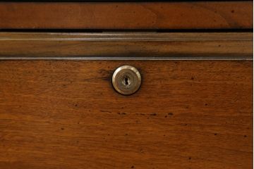 中古　美品!!　激レア　希少モデル　DREXEL HERITAGE(ドレクセルヘリテイジ)　重厚な佇まいで存在感抜群の両袖机(パートナーデスク、ニーホールデスク、ワークデスク、オフィスデスク、在宅用、在宅ワーク用)(R-075734)