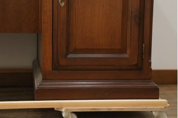 中古　美品!!　激レア　希少モデル　DREXEL HERITAGE(ドレクセルヘリテイジ)　重厚な佇まいで存在感抜群の両袖机(パートナーデスク、ニーホールデスク、ワークデスク、オフィスデスク、在宅用、在宅ワーク用)(R-075734)