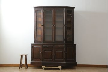 中古　希少な廃盤品　北海道民芸家具　OM151　重厚感と気品漂うキャビネット(食器棚、飾り棚、収納棚、戸棚)(定価約80万円)(R-075735)