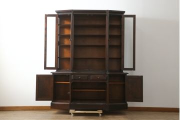 中古　希少な廃盤品　北海道民芸家具　OM151　重厚感と気品漂うキャビネット(食器棚、飾り棚、収納棚、戸棚)(定価約80万円)(R-075735)