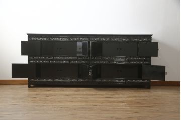 アジアンビンテージ　繊細な螺鈿(ラデン)細工が美しく描かれた大型サイドボード(収納棚、戸棚、リビングボード、ヴィンテージ)(定価約190万円)(R-075736)
