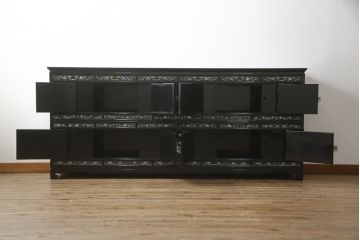 アジアンビンテージ　繊細な螺鈿(ラデン)細工が美しく描かれた大型サイドボード(収納棚、戸棚、リビングボード、ヴィンテージ)(定価約190万円)(R-075736)