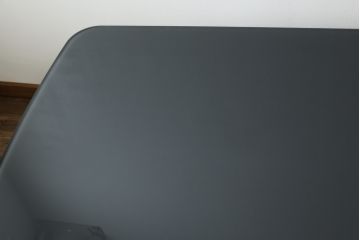 中古　美品　Cassina(カッシーナ)　BOBOLI(ボボリ)　スクエアテーブル 　日本限定仕様　ガラス天板　個性溢れるデザインが魅力のテーブル(ダイニングテーブル、食卓、4人掛け、6人掛け)(定価約172万円)(R-075737)