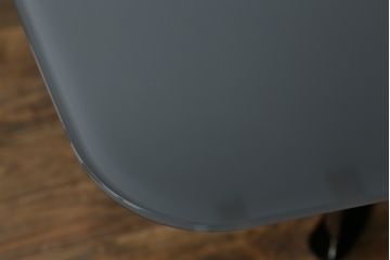 中古　美品　Cassina(カッシーナ)　BOBOLI(ボボリ)　スクエアテーブル 　日本限定仕様　ガラス天板　個性溢れるデザインが魅力のテーブル(ダイニングテーブル、食卓、4人掛け、6人掛け)(定価約172万円)(R-075737)