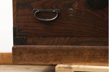 和製アンティーク　上手物!!　前面欅(ケヤキ)材　杢目の美しい二段重ね仙台姫箪笥(仙台箪笥、和たんす、収納箪笥、衣装箪笥、小箪笥、引き出し)(R-075768)