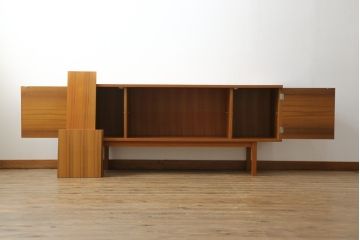 和製ビンテージ　美品　天童木工(Tendo)　チーク材　シンプルでモダンなデザインが空間をお洒落に演出するサイドボード(サイドキャビネット、収納棚、戸棚、テレビ台、テレビボード、ヴィンテージ)(R-075771)