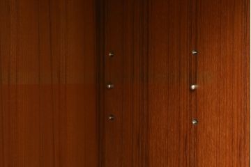 和製ビンテージ　美品　天童木工(Tendo)　チーク材　シンプルでモダンなデザインが空間をお洒落に演出するサイドボード(サイドキャビネット、収納棚、戸棚、テレビ台、テレビボード、ヴィンテージ)(R-075771)