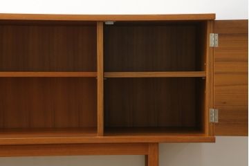 和製ビンテージ　美品　天童木工(Tendo)　チーク材　シンプルでモダンなデザインが空間をお洒落に演出するサイドボード(サイドキャビネット、収納棚、戸棚、テレビ台、テレビボード、ヴィンテージ)(R-075771)