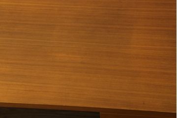 和製ビンテージ　美品　天童木工(Tendo)　チーク材　シンプルでモダンなデザインが空間をお洒落に演出するサイドボード(サイドキャビネット、収納棚、戸棚、テレビ台、テレビボード、ヴィンテージ)(R-075771)