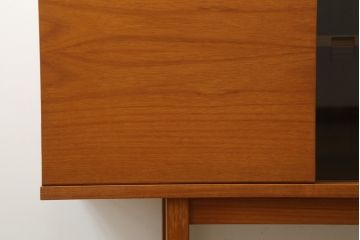 和製ビンテージ　美品　天童木工(Tendo)　チーク材　シンプルでモダンなデザインが空間をお洒落に演出するサイドボード(サイドキャビネット、収納棚、戸棚、テレビ台、テレビボード、ヴィンテージ)(R-075771)