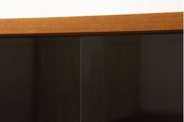 和製ビンテージ　美品　天童木工(Tendo)　チーク材　シンプルでモダンなデザインが空間をお洒落に演出するサイドボード(サイドキャビネット、収納棚、戸棚、テレビ台、テレビボード、ヴィンテージ)(R-075771)
