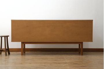 和製ビンテージ　美品　天童木工(Tendo)　チーク材　シンプルでモダンなデザインが空間をお洒落に演出するサイドボード(サイドキャビネット、収納棚、戸棚、テレビ台、テレビボード、ヴィンテージ)(R-075771)