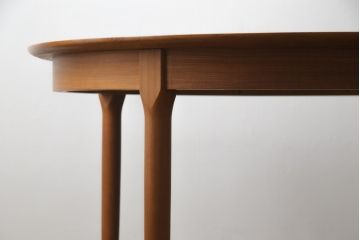 ビンテージ　チーク材　シンプルなデザインで取り入れやすいエクステンションテーブル(4人掛け、6人掛け、ダイニングテーブル、拡張式テーブル、ラウンドテーブル、食卓、ヴィンテージ)(R-075772)