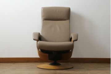 中古　カリモク家具(karimoku)　ザ・ファースト(THE FIRST)　RU71　上質なくつろぎの時間を演出するリクライニングチェア(リクライニングソファ、リクライナー、アームチェア、回転チェア、1人掛け、一人掛け)(R-075773)