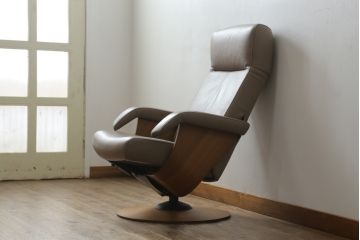中古　カリモク家具(karimoku)　ザ・ファースト(THE FIRST)　RU71　上質なくつろぎの時間を演出するリクライニングチェア(リクライニングソファ、リクライナー、アームチェア、回転チェア、1人掛け、一人掛け)(R-075773)