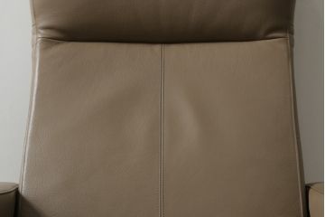 中古　カリモク家具(karimoku)　ザ・ファースト(THE FIRST)　RU71　上質なくつろぎの時間を演出するリクライニングチェア(リクライニングソファ、リクライナー、アームチェア、回転チェア、1人掛け、一人掛け)(R-075773)