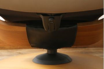 中古　カリモク家具(karimoku)　ザ・ファースト(THE FIRST)　RU71　上質なくつろぎの時間を演出するリクライニングチェア(リクライニングソファ、リクライナー、アームチェア、回転チェア、1人掛け、一人掛け)(R-075773)