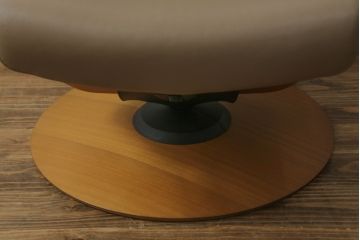 中古　カリモク家具(karimoku)　ザ・ファースト(THE FIRST)　RU71　上質なくつろぎの時間を演出するリクライニングチェア(リクライニングソファ、リクライナー、アームチェア、回転チェア、1人掛け、一人掛け)(R-075773)