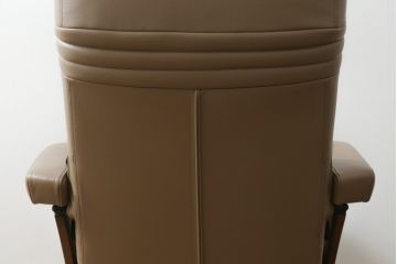 中古　カリモク家具(karimoku)　ザ・ファースト(THE FIRST)　RU71　上質なくつろぎの時間を演出するリクライニングチェア(リクライニングソファ、リクライナー、アームチェア、回転チェア、1人掛け、一人掛け)(R-075773)